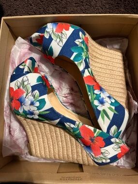 Jessica Simpson Navy Floral Espadrille Wedge Heels